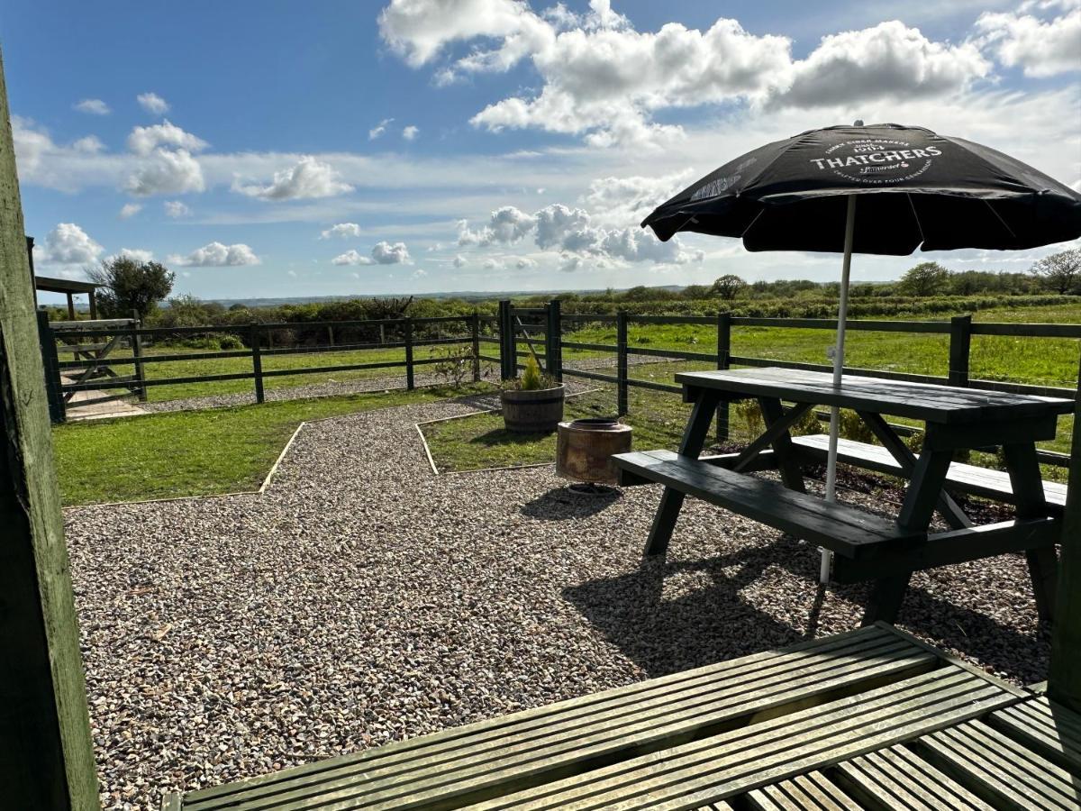 Stags Hide Hotel Minwear Exterior foto