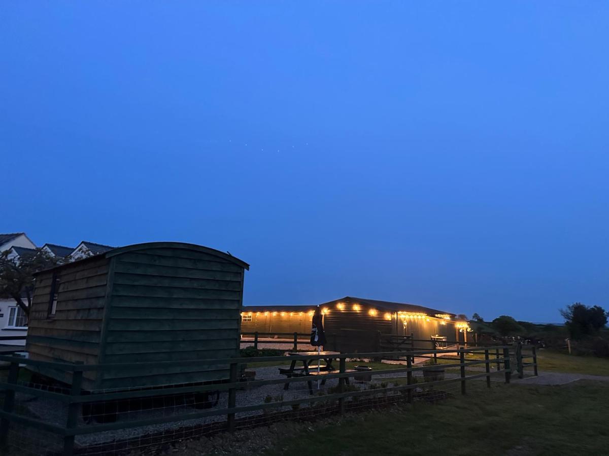 Stags Hide Hotel Minwear Exterior foto