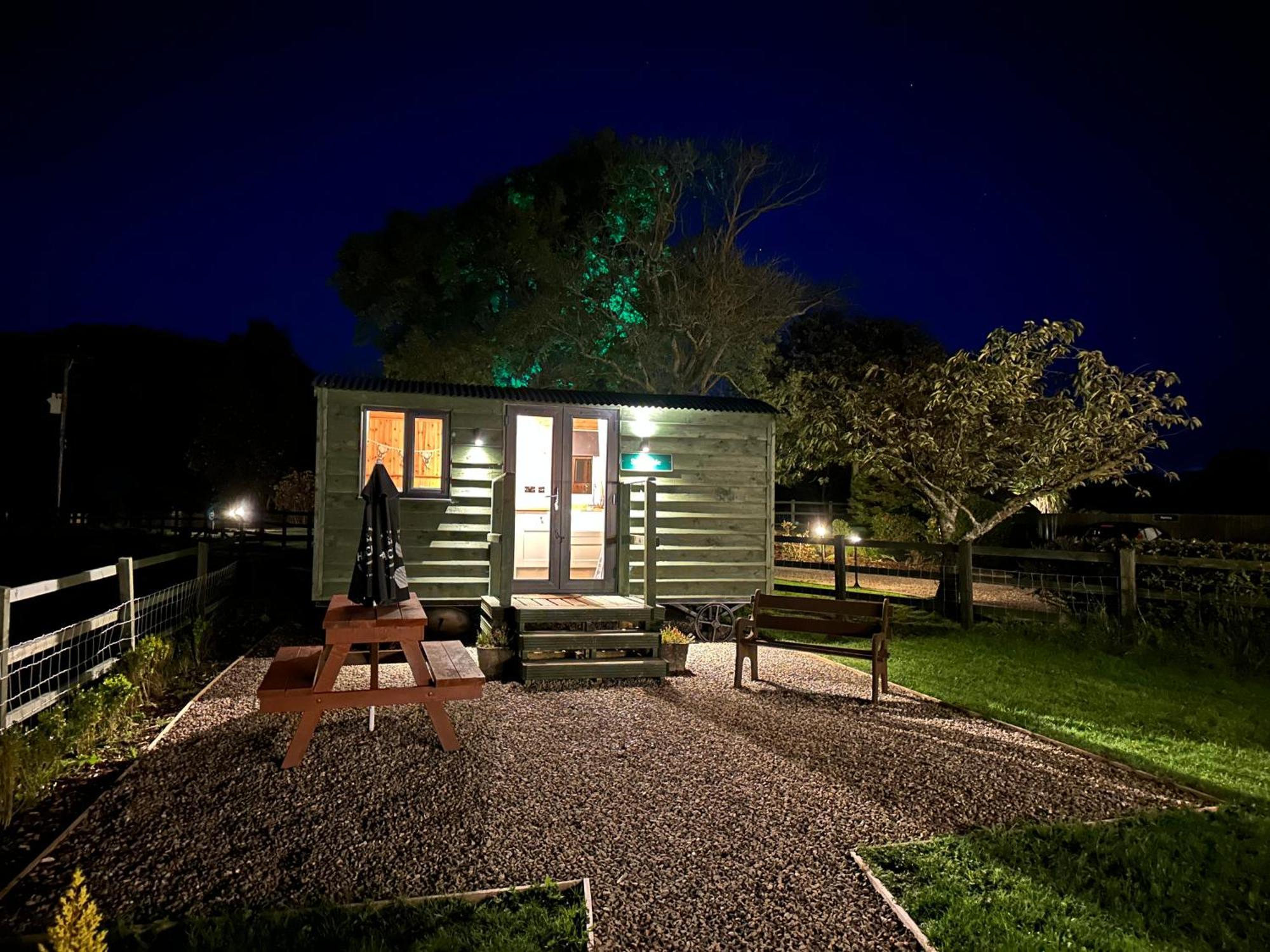 Stags Hide Hotel Minwear Exterior foto