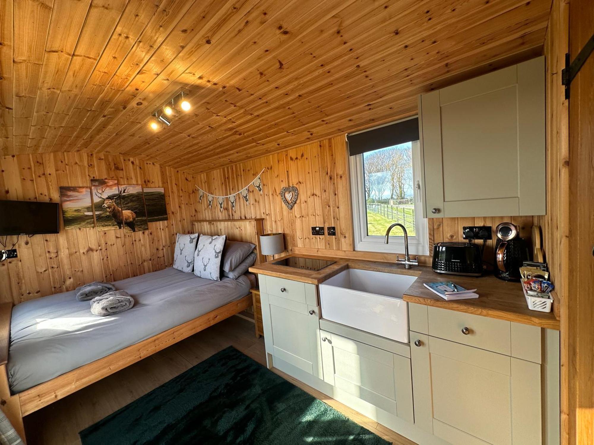 Stags Hide Hotel Minwear Exterior foto
